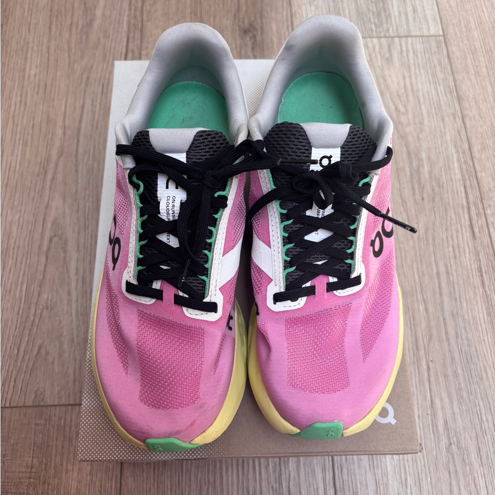 BRAND NEW On Running Women's Pink and Green Running Shoes